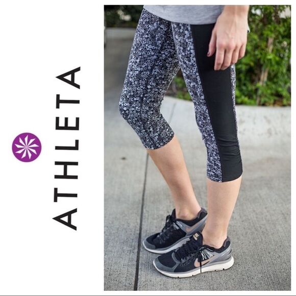 Athleta Black Floral Ditsy Cropped Leggings Medium - Picture 1 of 9